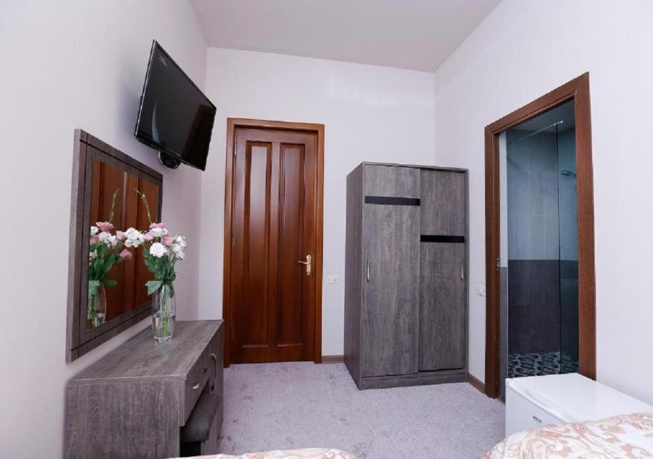 Guesthouse Yerevan Bagian luar foto
